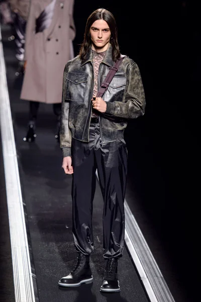 Look 34